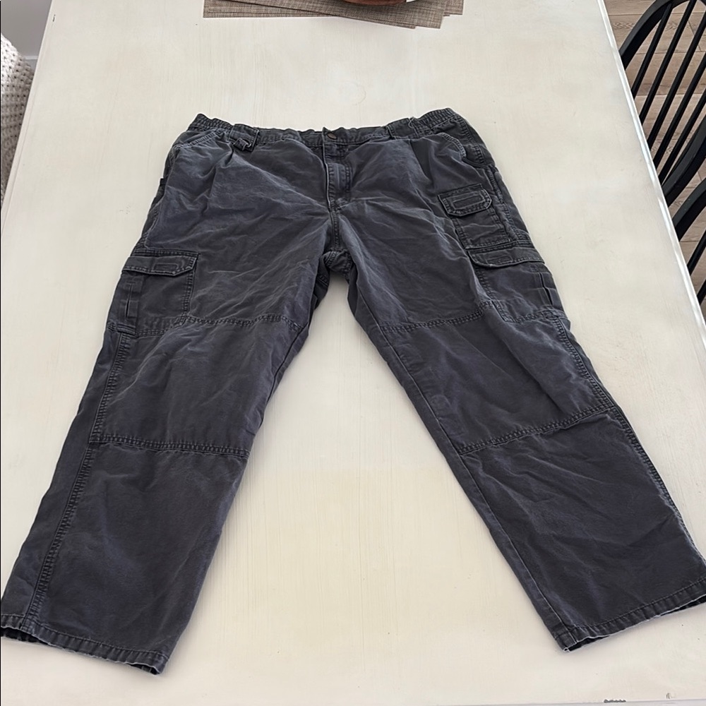 5.11 Tactical Men's Gray Cargo Pants. 40W/32L 100% cotton. Excellent condition.